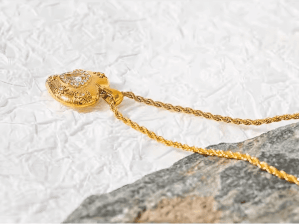 Vintage Heart Necklace - Image 4