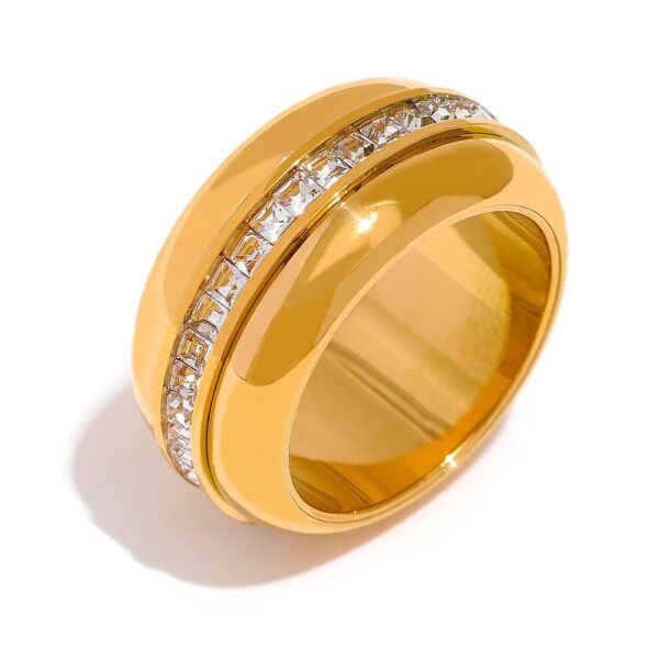 Noura’s Ring