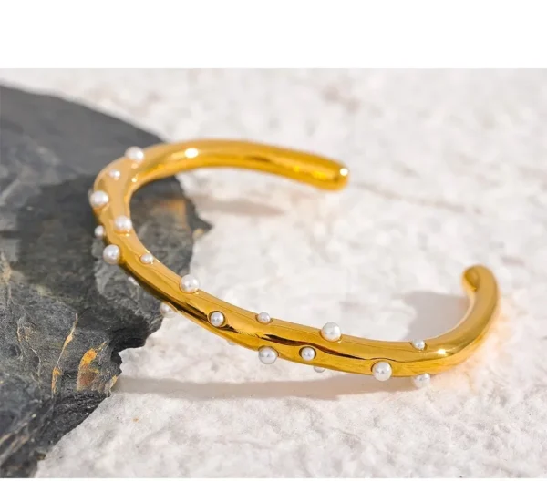 Cuff pearls Bracelet