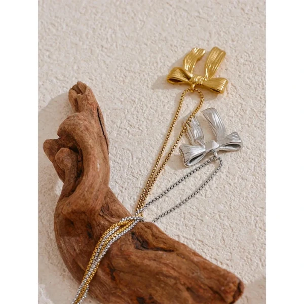 Metropolis Bow Necklace - Image 2