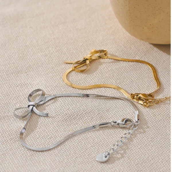 Sleek Bow Necklace
