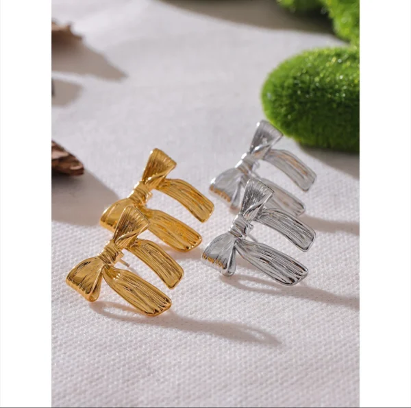 Charming Bow Earrings - Image 2
