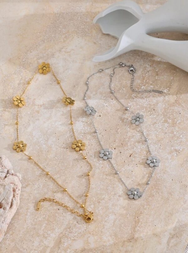 Floral Delight Necklace - Image 3