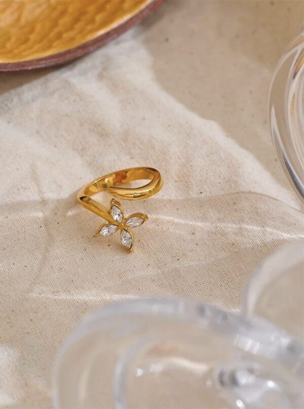 Floral Blaze Ring - Image 2