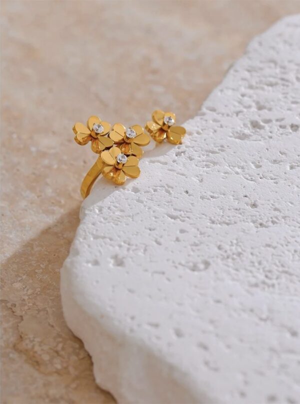 Floral Cluster Ring - Image 3