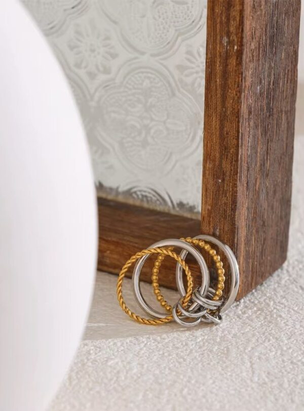 Maria's Rings - Image 4